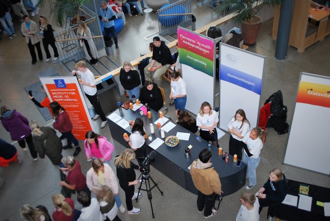 Studenter i Arne Rettedals hus 