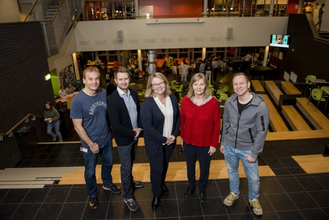 F.v.: Gunnar Solvang, Rune Heiestad, Pernille Herje Haga, Marit Lund og Glenn Thore Helgø fra Frogn vgs.
