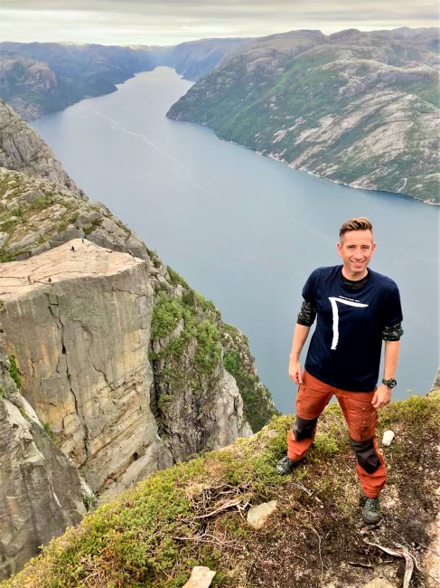 UiS-alumn Gaute Løvset studerte reiselivsledelse på UiS og jobber i dag som Head of Sales & Market i reiselivsselskapet Norwegian Experience.
